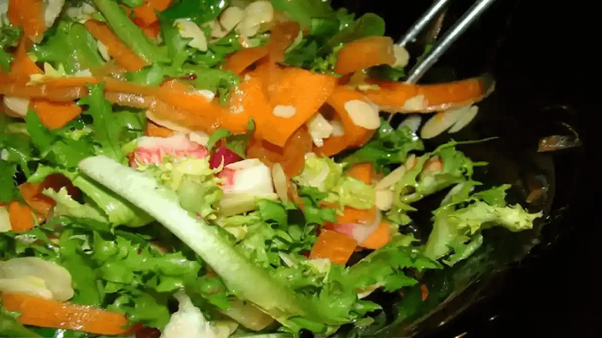 Prato com Salada detox, as receitas estão no Blog Dica Pronta.